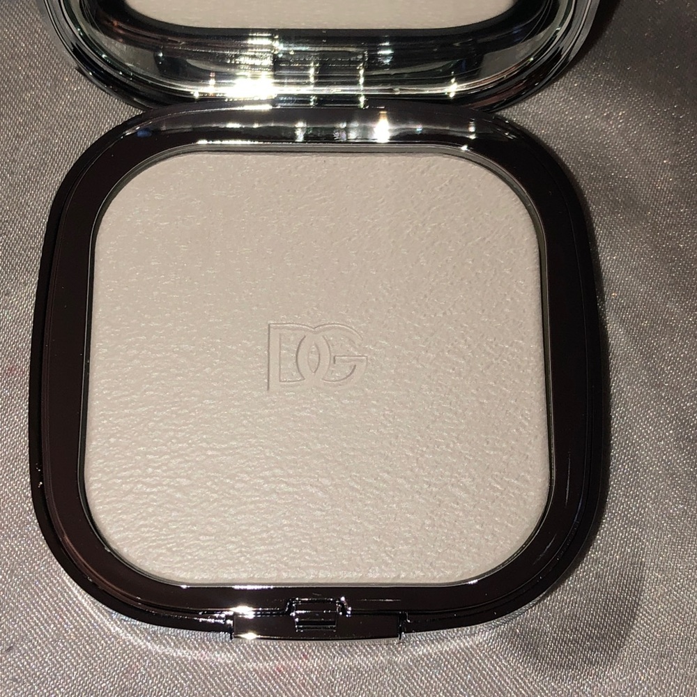 Dolce & Gabbana Solar Glow Bare Skin Beautifier Universal Blurring Powder NIB - Picture 6 of 12